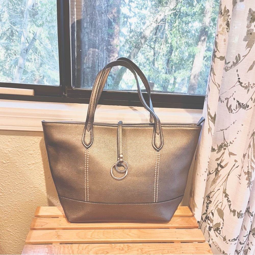 EUC. Silver metallic tote.